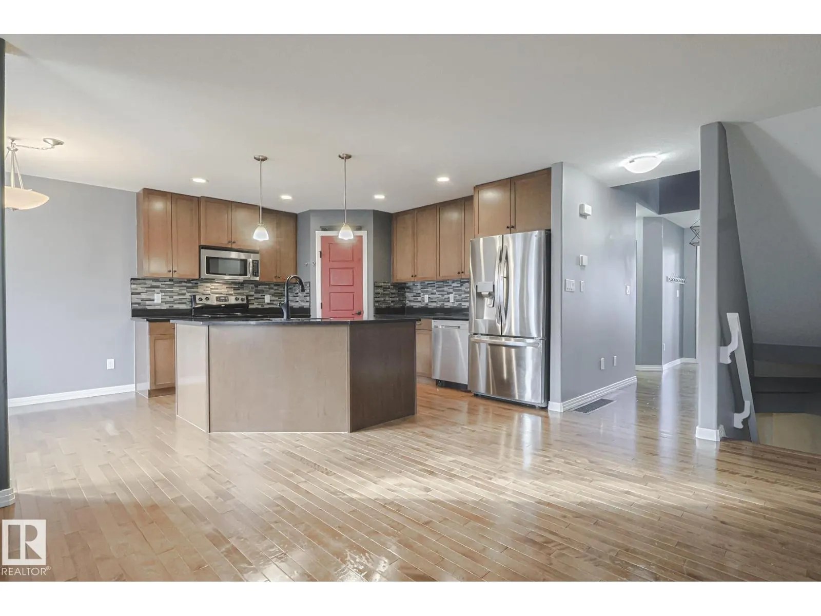 819 172 ST SW
