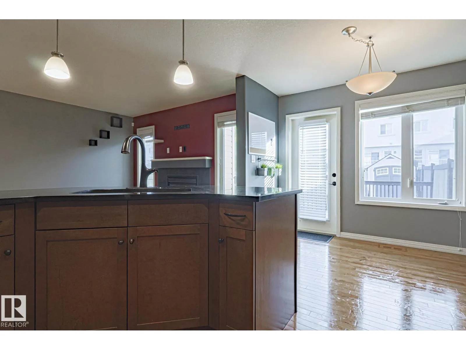 819 172 ST SW