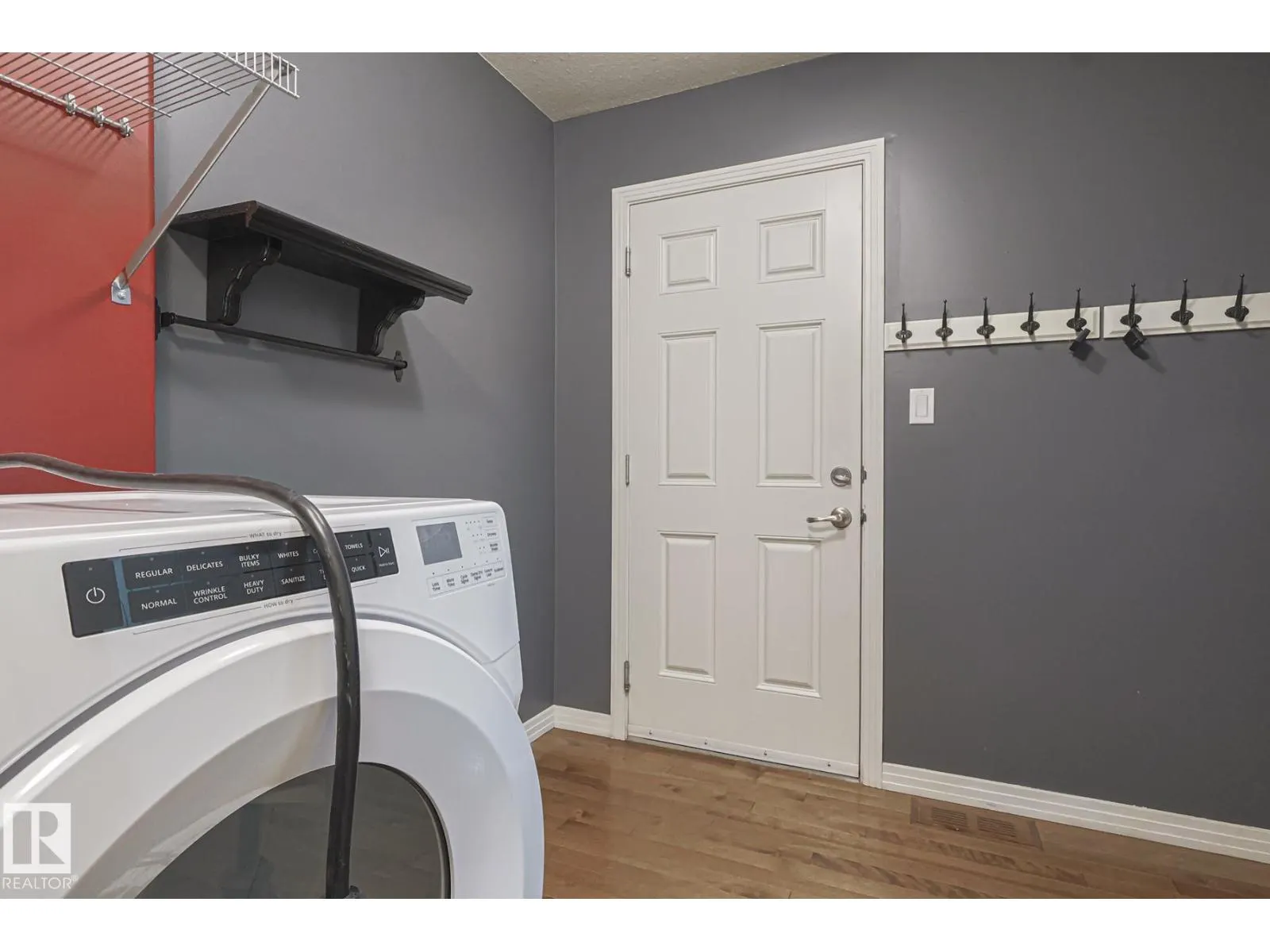 819 172 ST SW