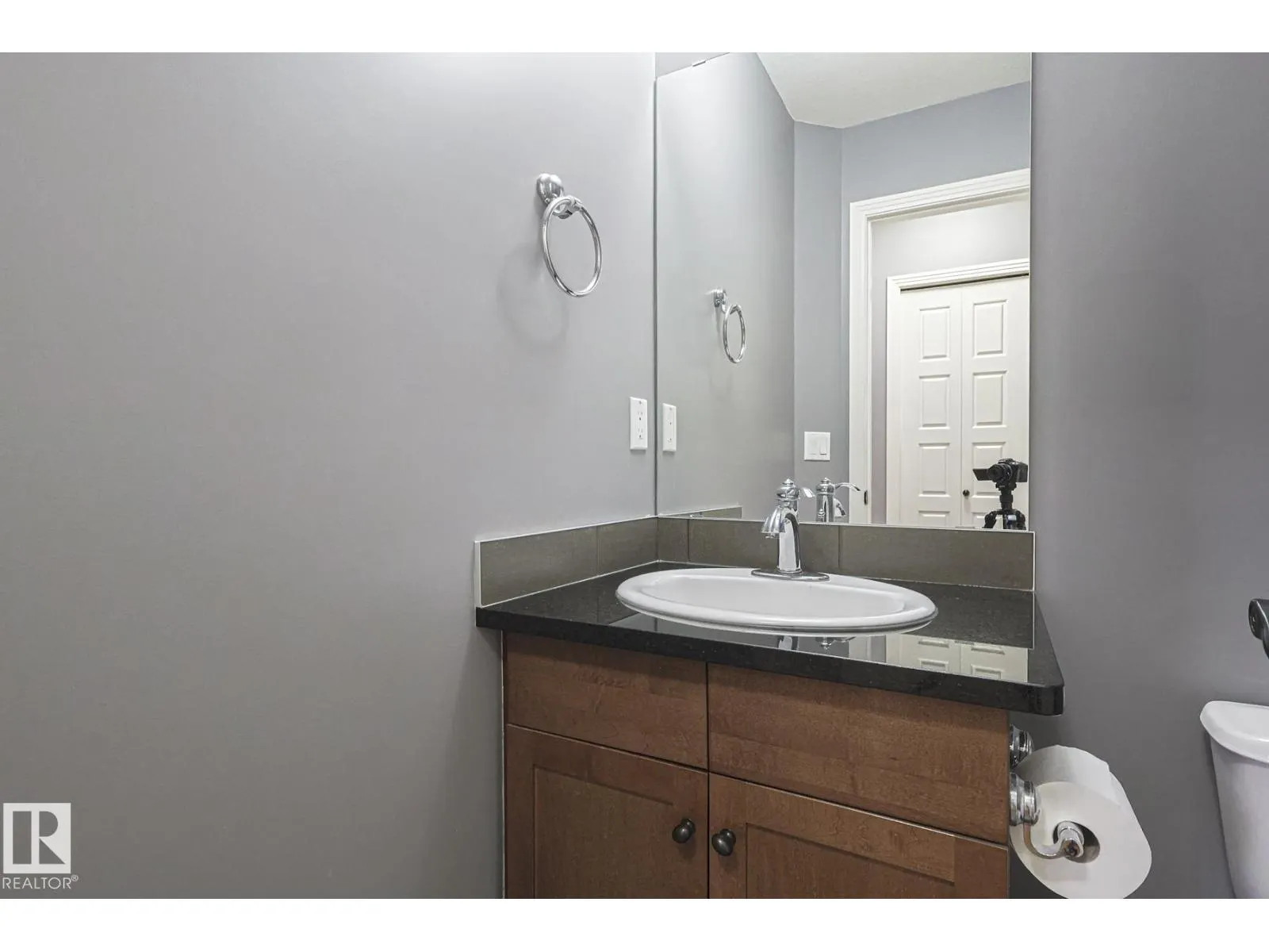 819 172 ST SW