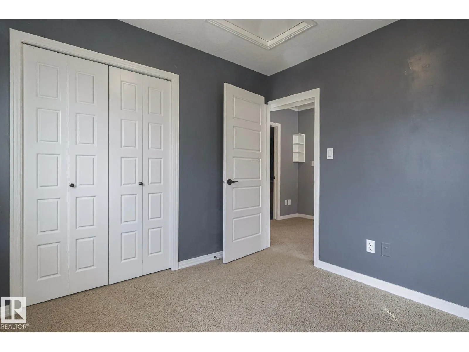 819 172 ST SW