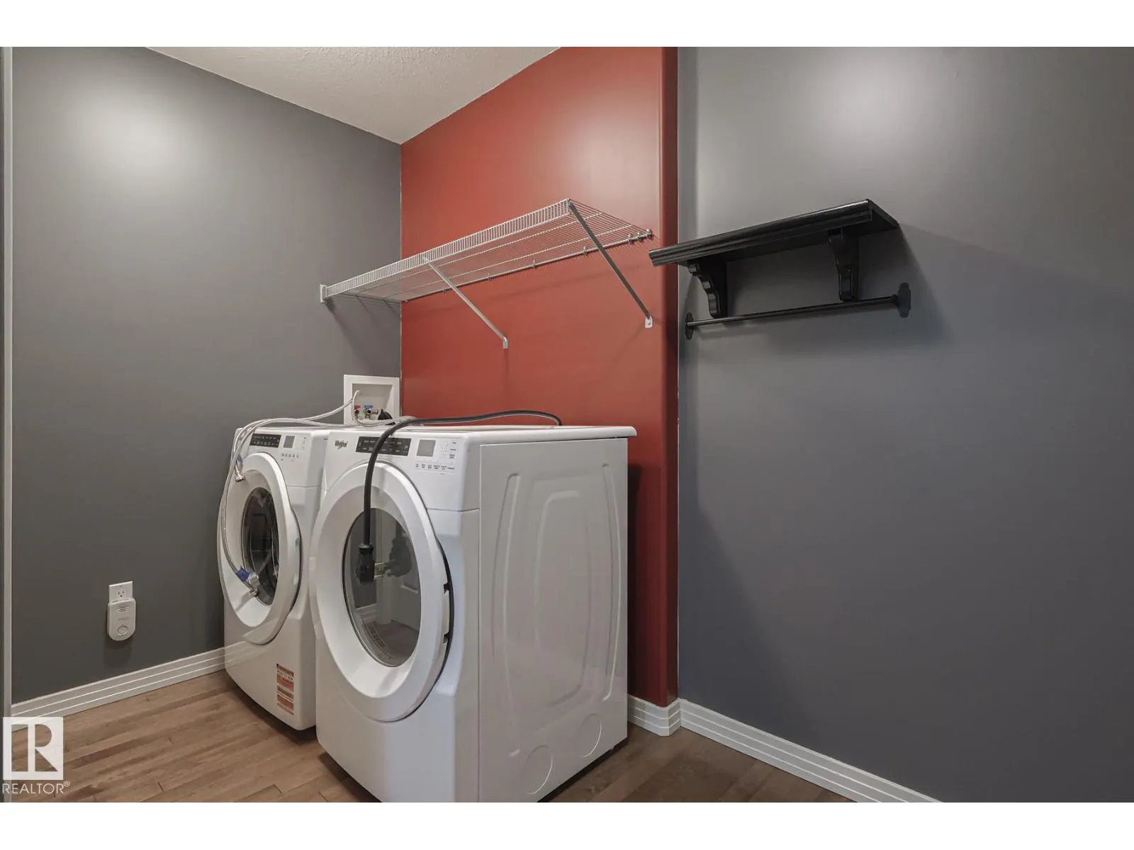 819 172 ST SW
