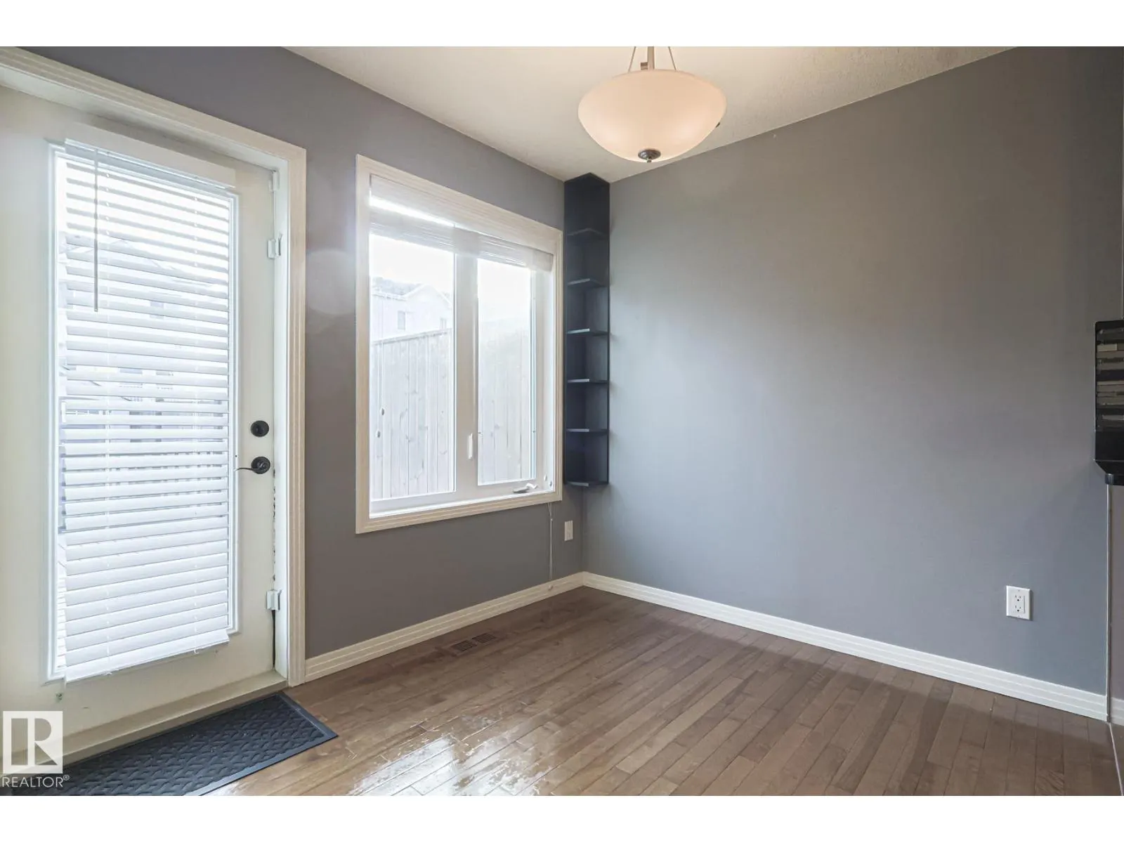 819 172 ST SW