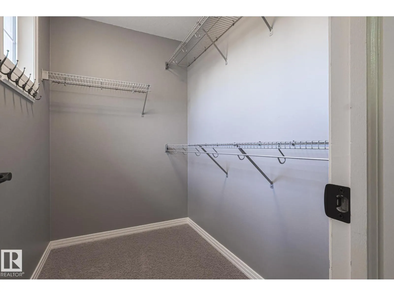 819 172 ST SW