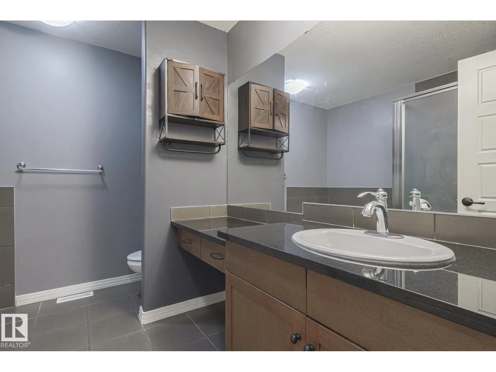 819 172 ST SW