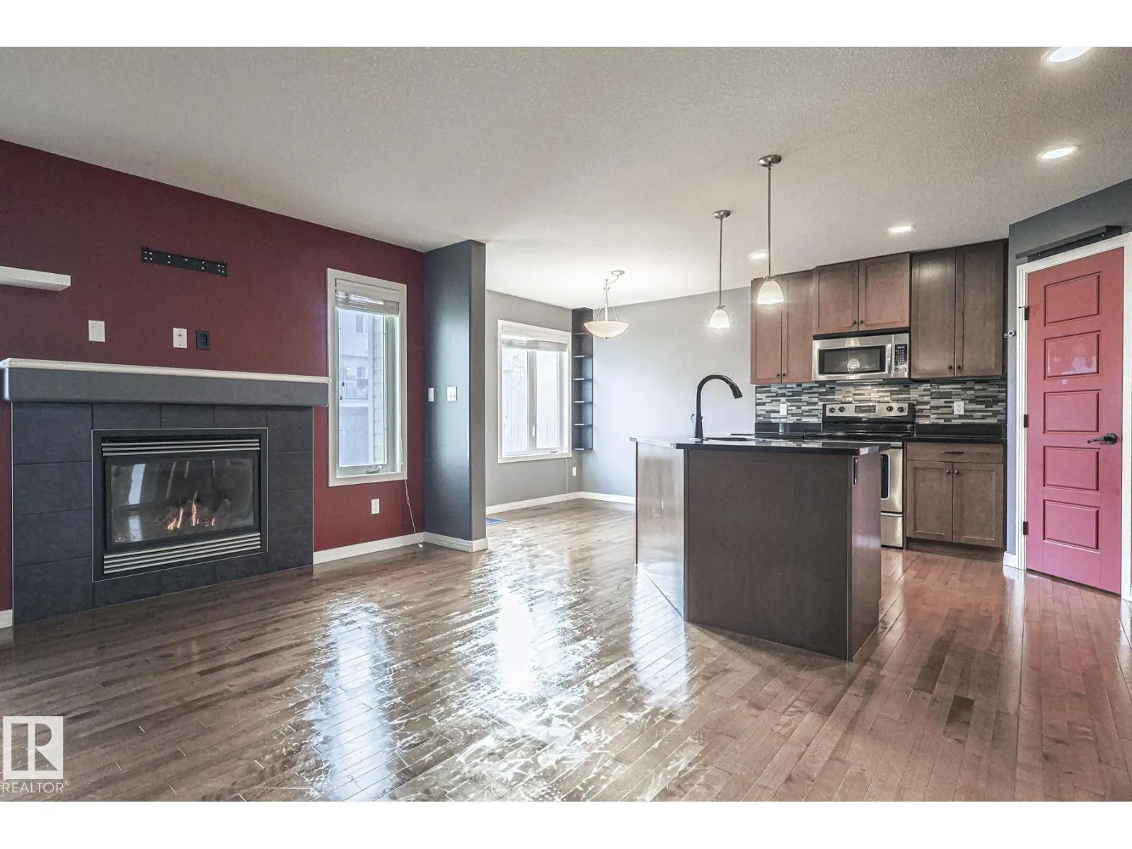 819 172 ST SW