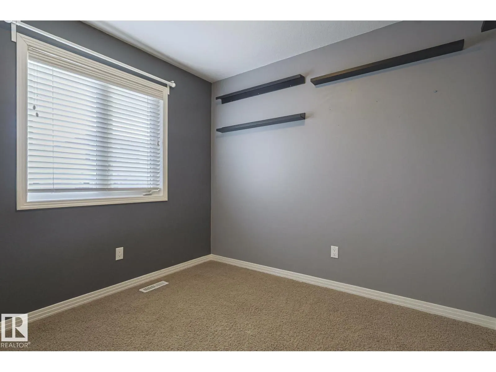 819 172 ST SW
