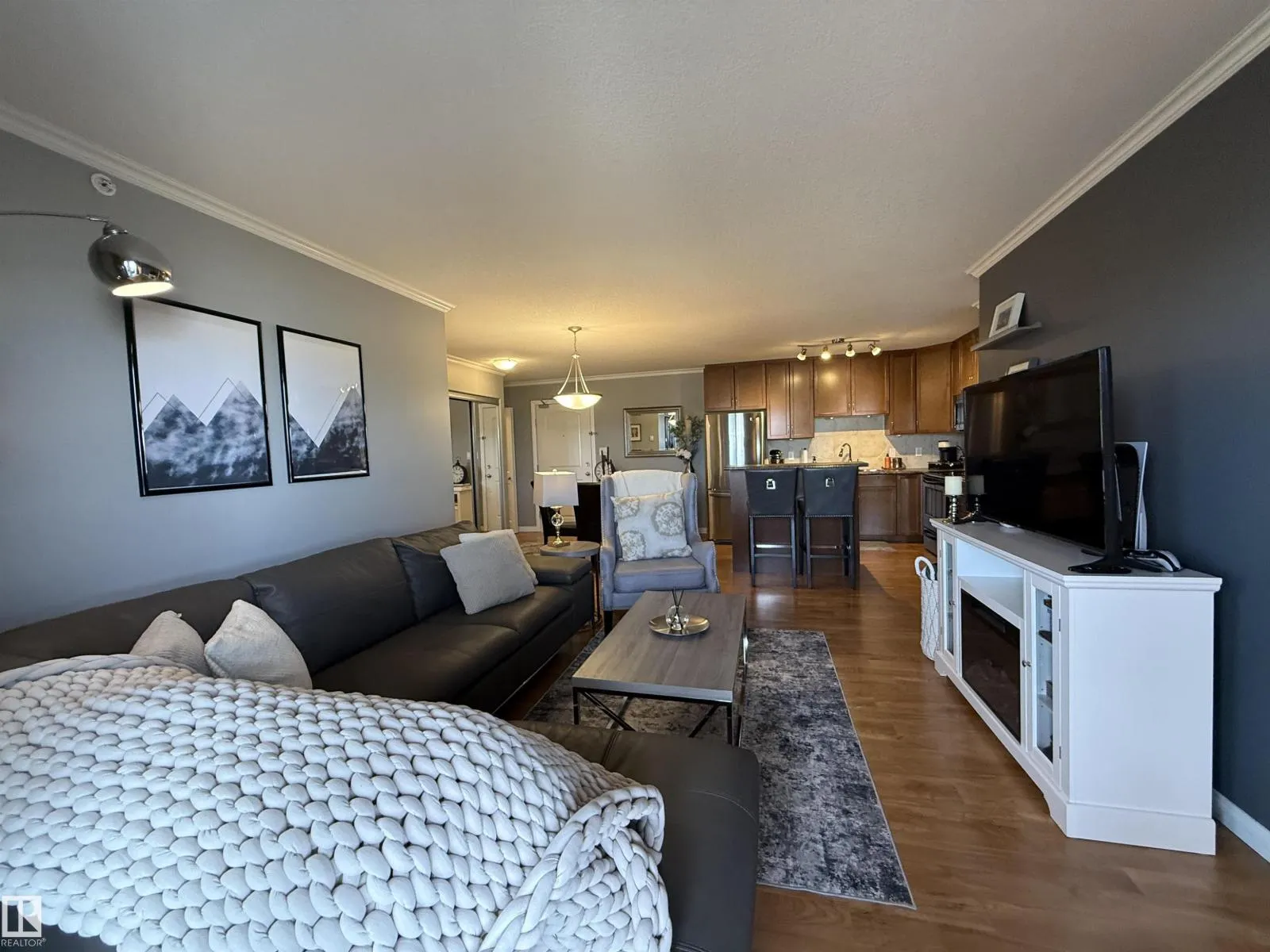 #415 1204 156 ST NW