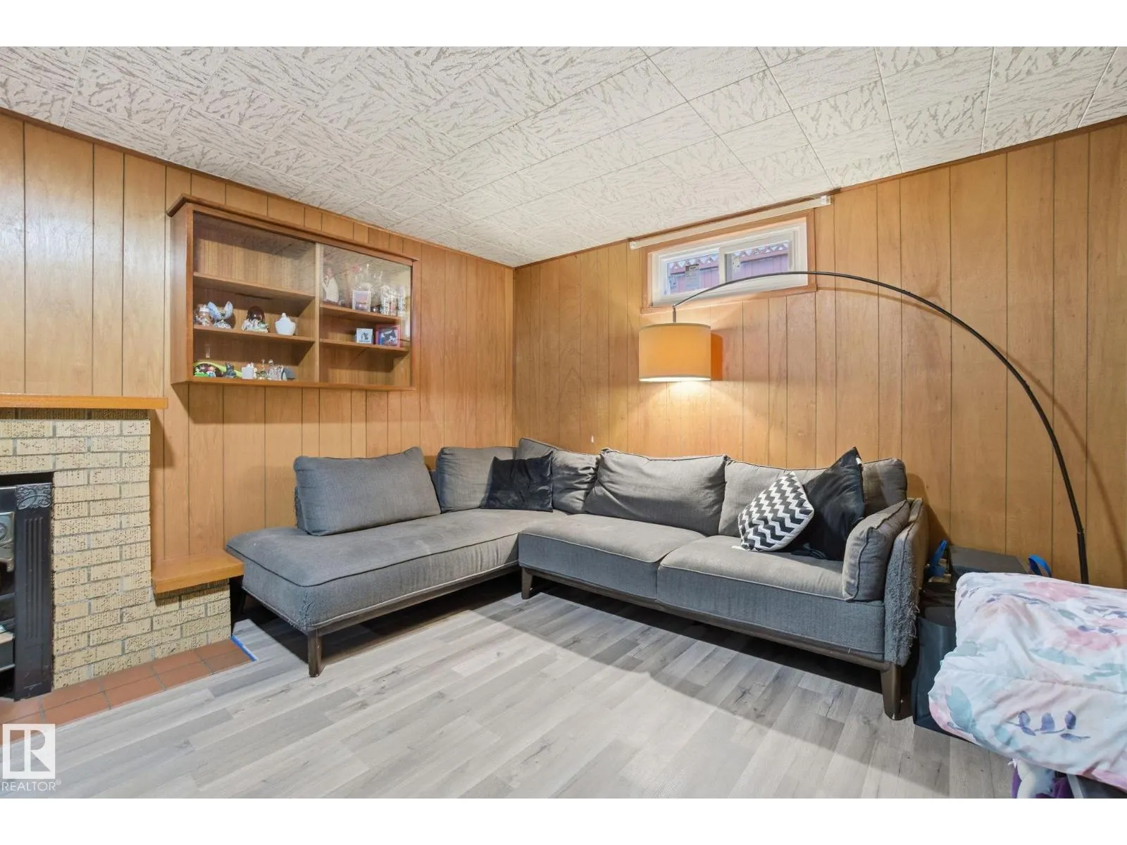 16100 88 AV NW