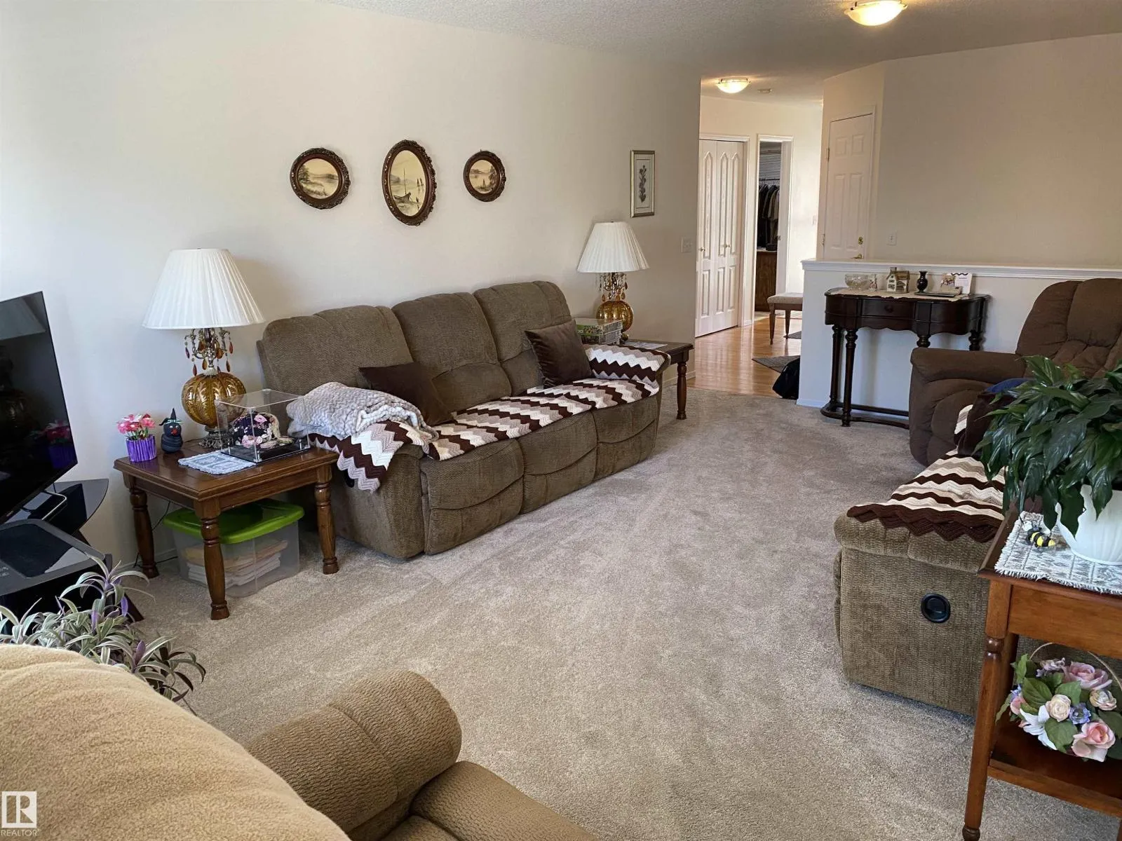 #22 13320 124 ST NW
