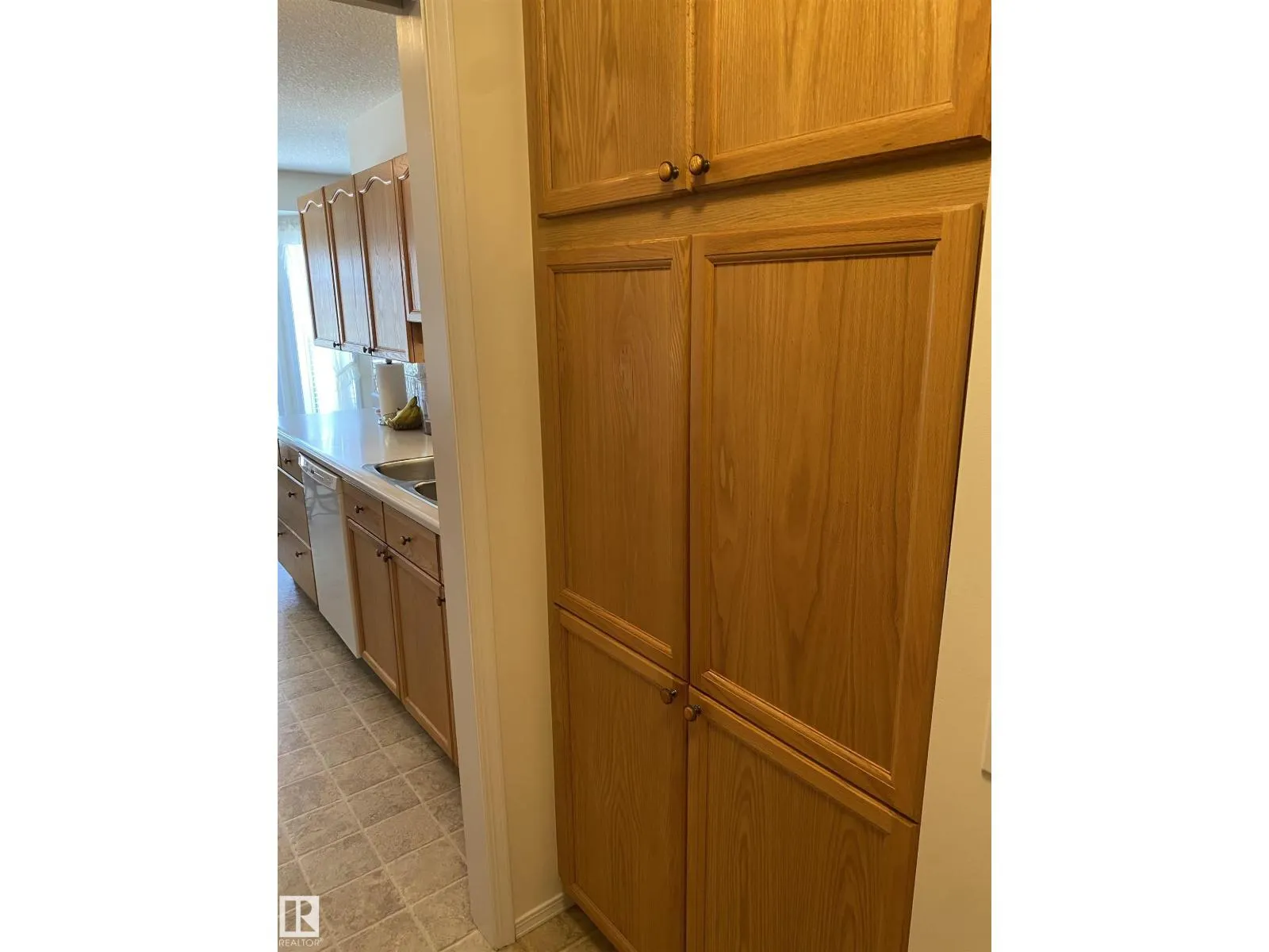 #22 13320 124 ST NW