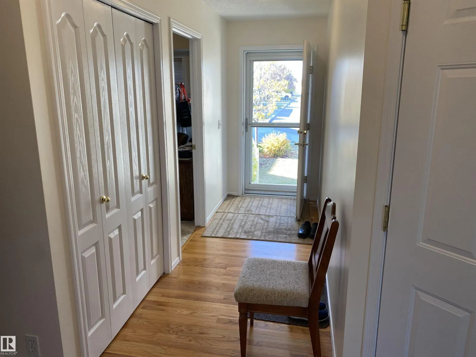#22 13320 124 ST NW