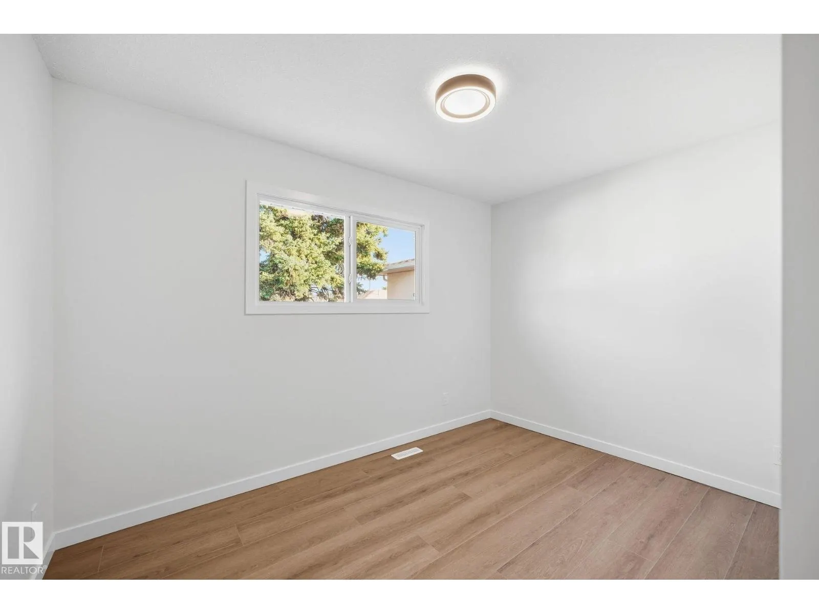 12811 89 ST NW NW
