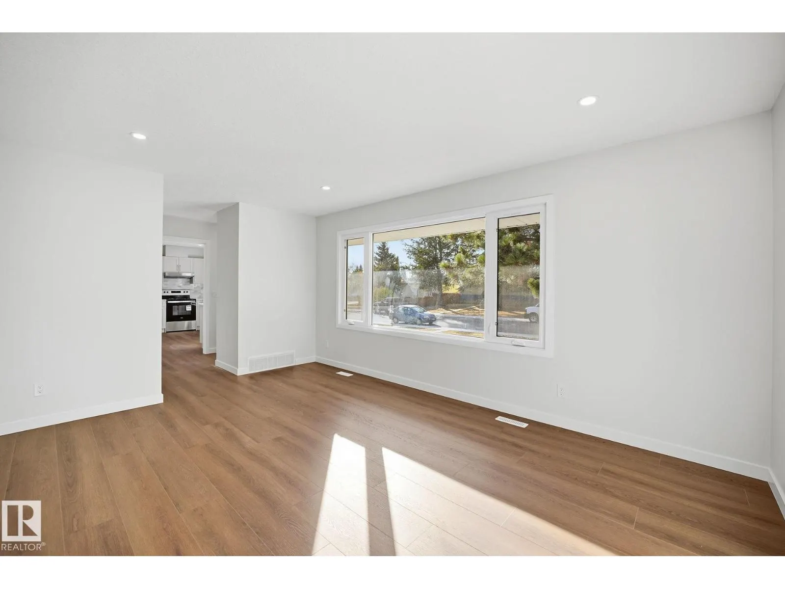 12811 89 ST NW NW