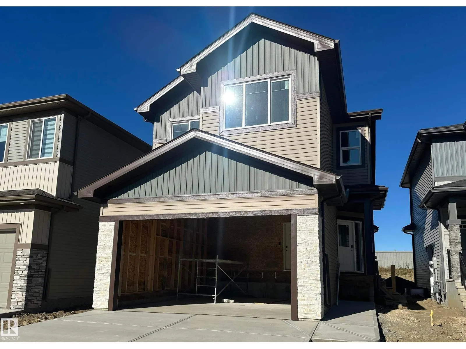 165 CALEDON CR