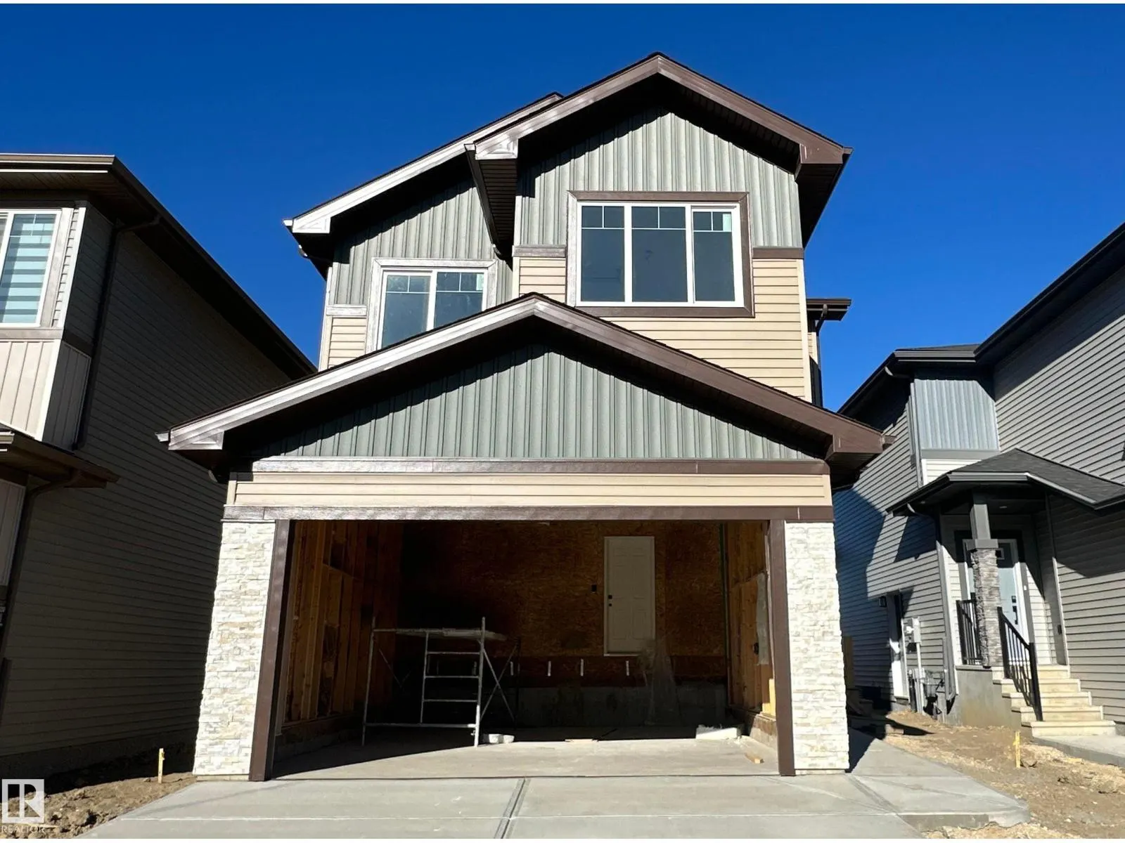 165 CALEDON CR