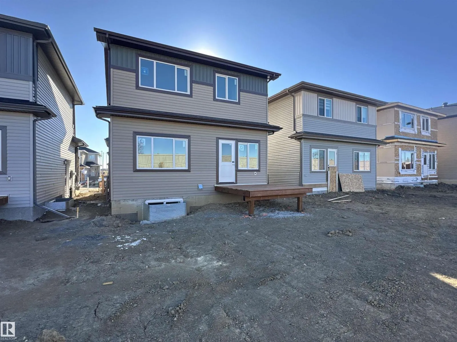 165 CALEDON CR