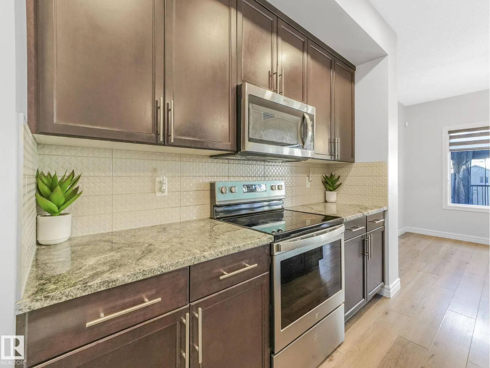 9919 223 ST NW