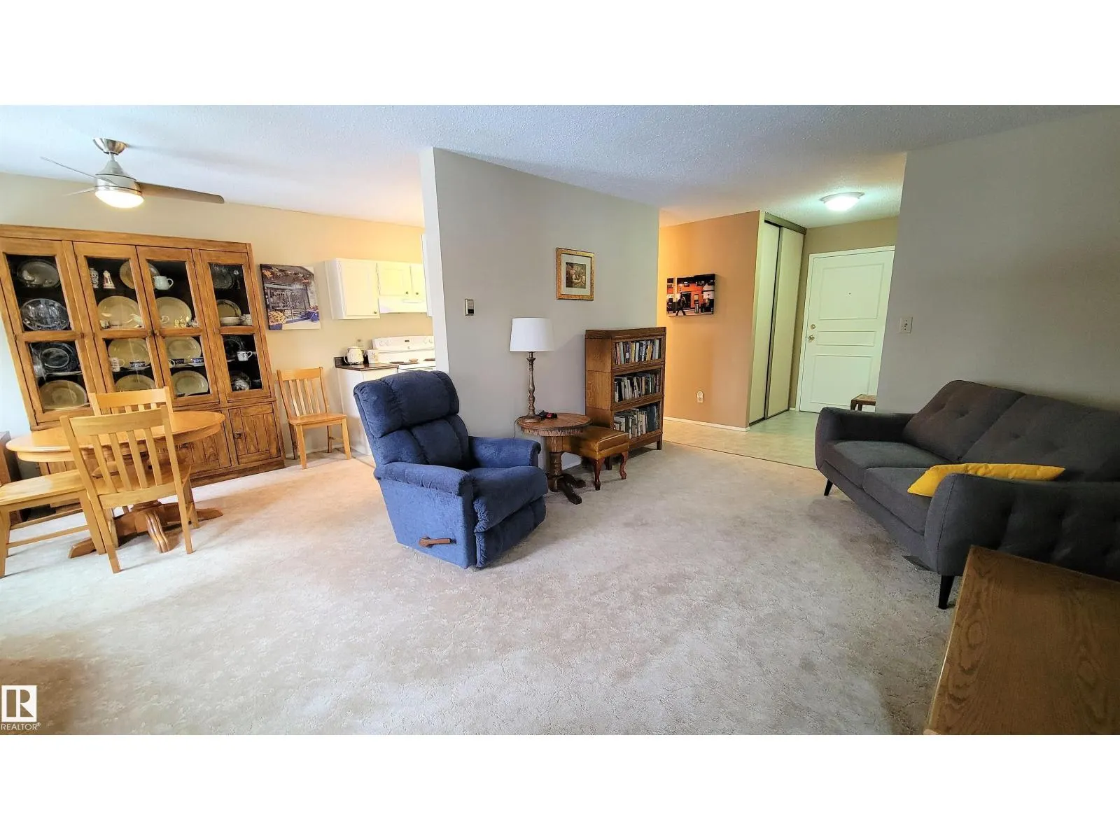 #206 10826 113 ST NW