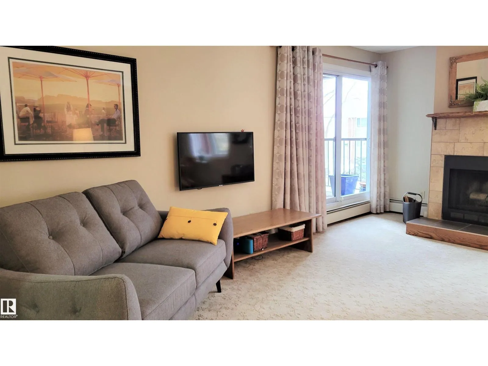 #206 10826 113 ST NW