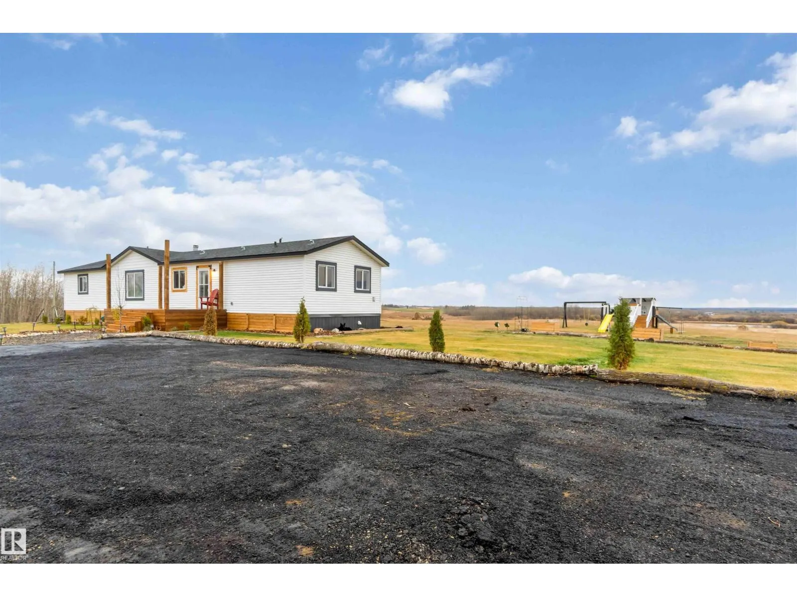 53273 RGE ROAD 215