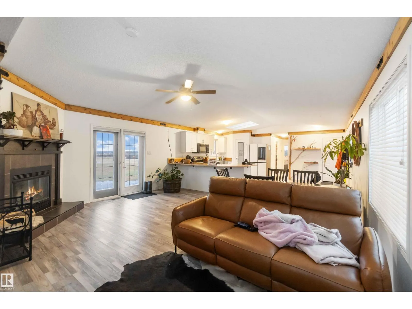 53273 RGE ROAD 215