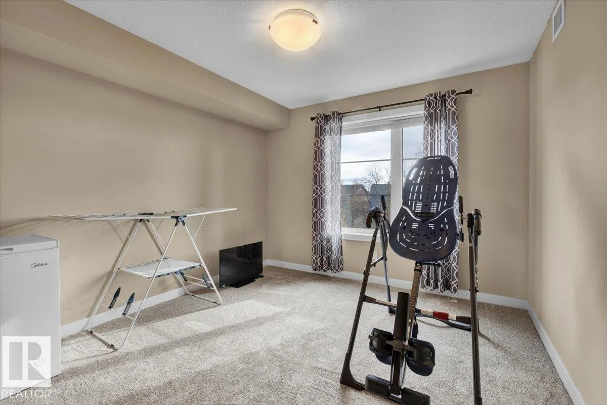 #305 5029 EDGEMONT BV NW