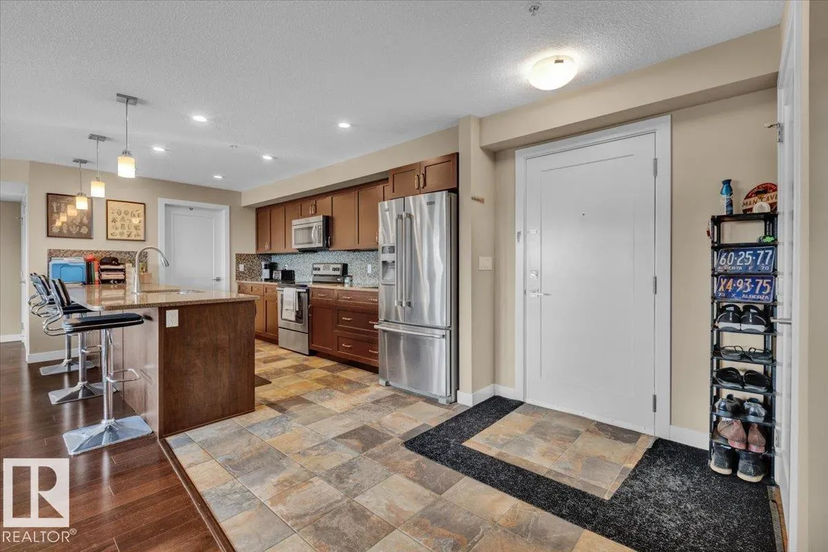 #305 5029 EDGEMONT BV NW