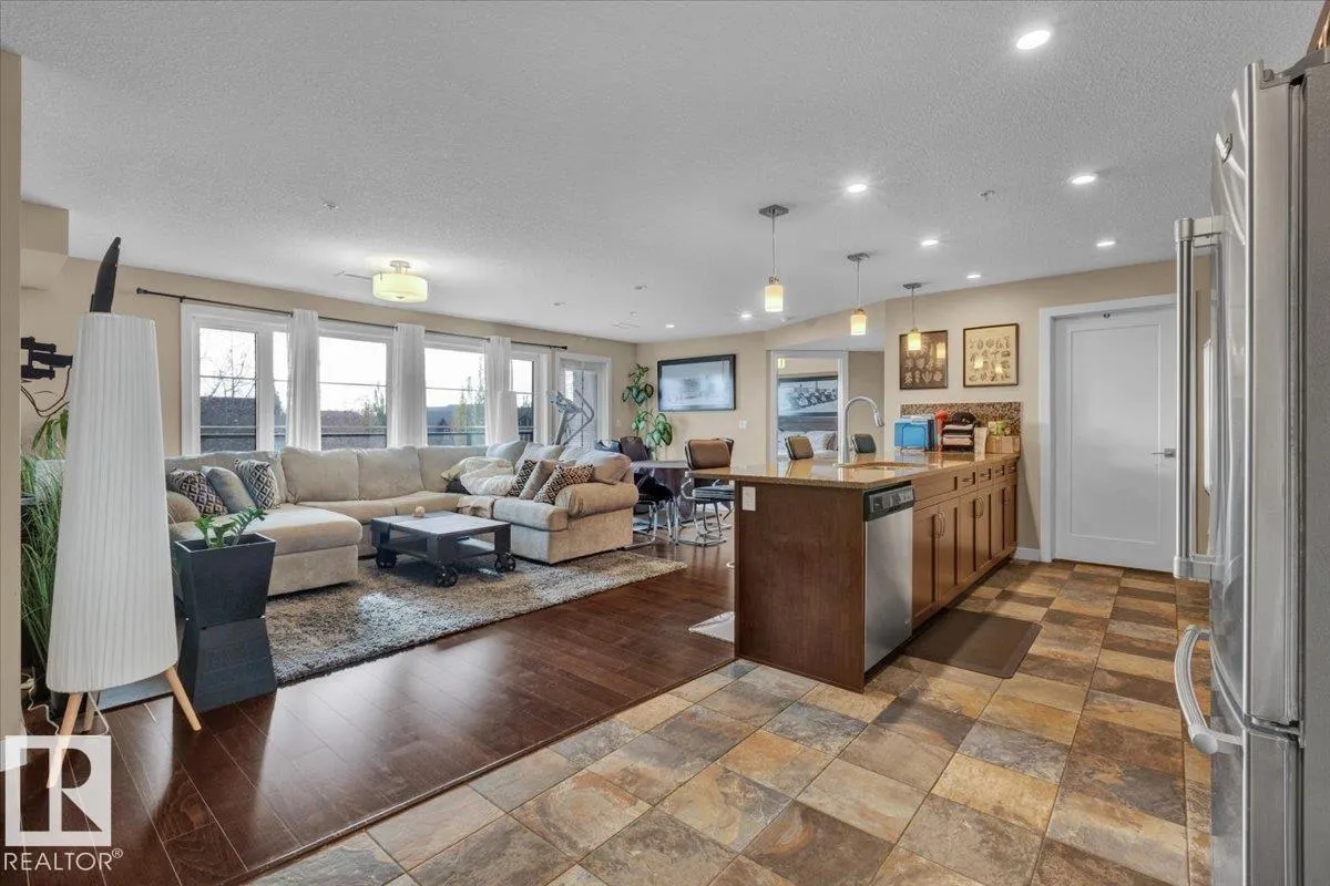 #305 5029 EDGEMONT BV NW