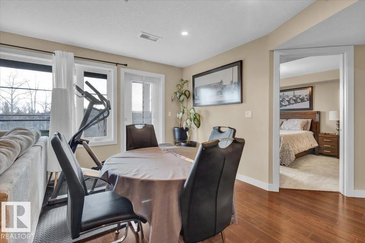 #305 5029 EDGEMONT BV NW