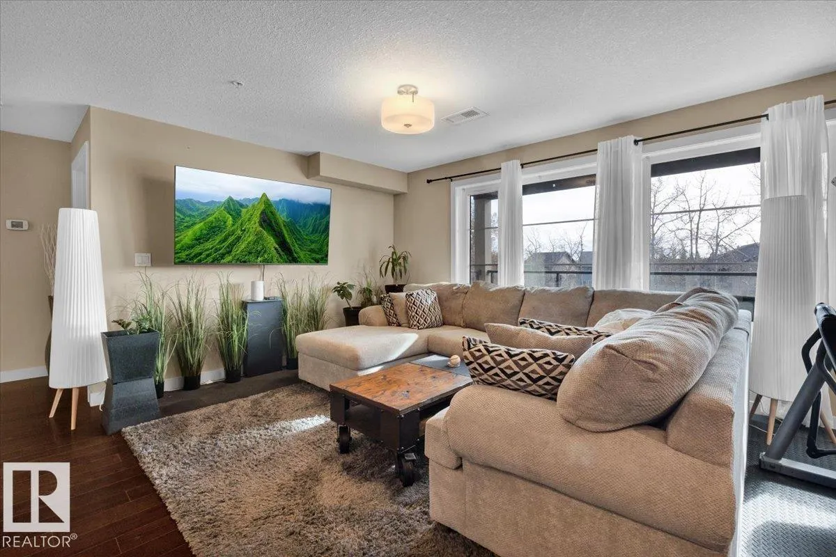 #305 5029 EDGEMONT BV NW