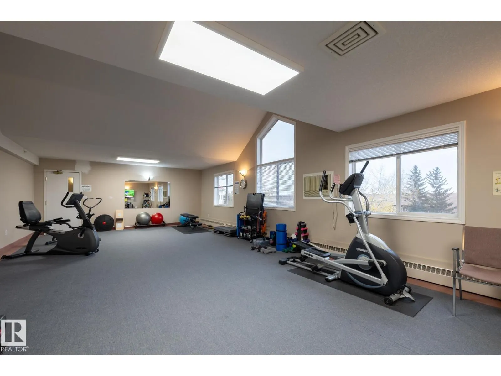 #106 6703 172 ST NW