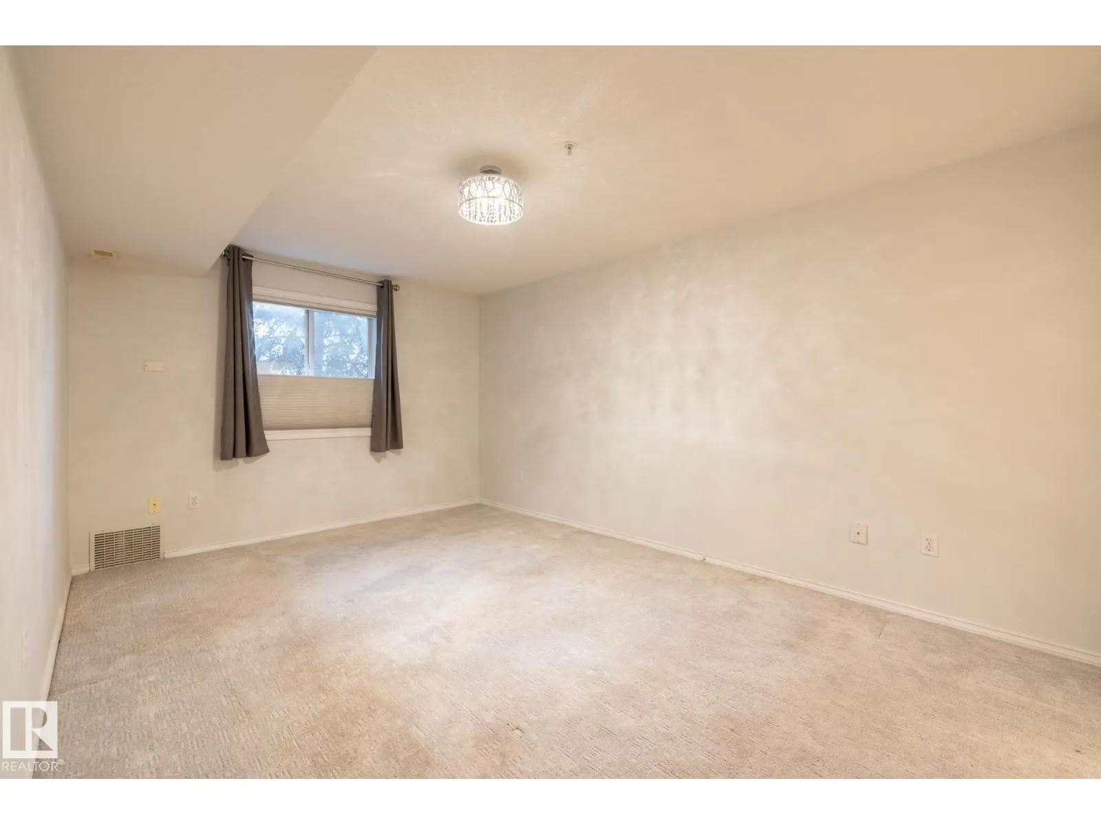 #106 6703 172 ST NW