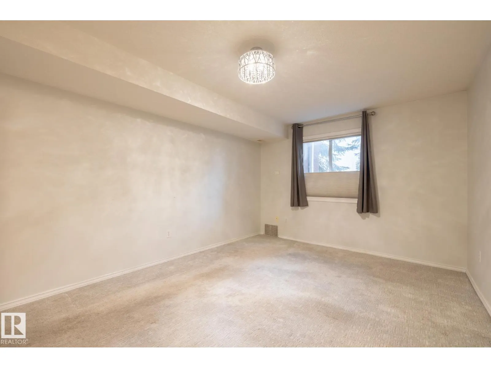 #106 6703 172 ST NW