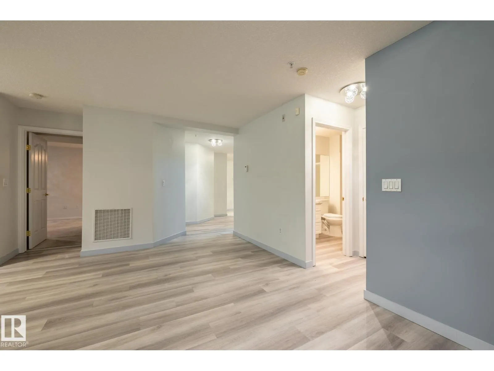 #106 6703 172 ST NW