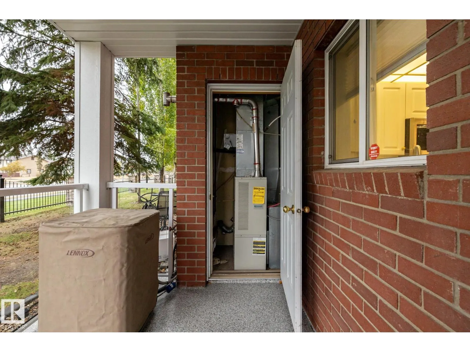 #106 6703 172 ST NW