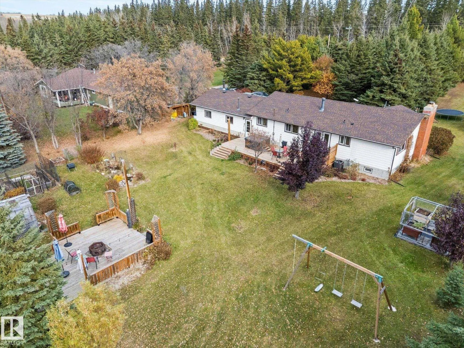 4911 46 St