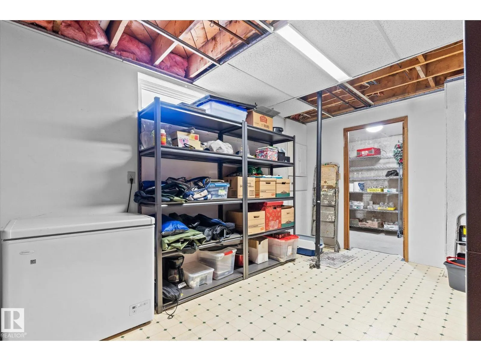 4911 46 St