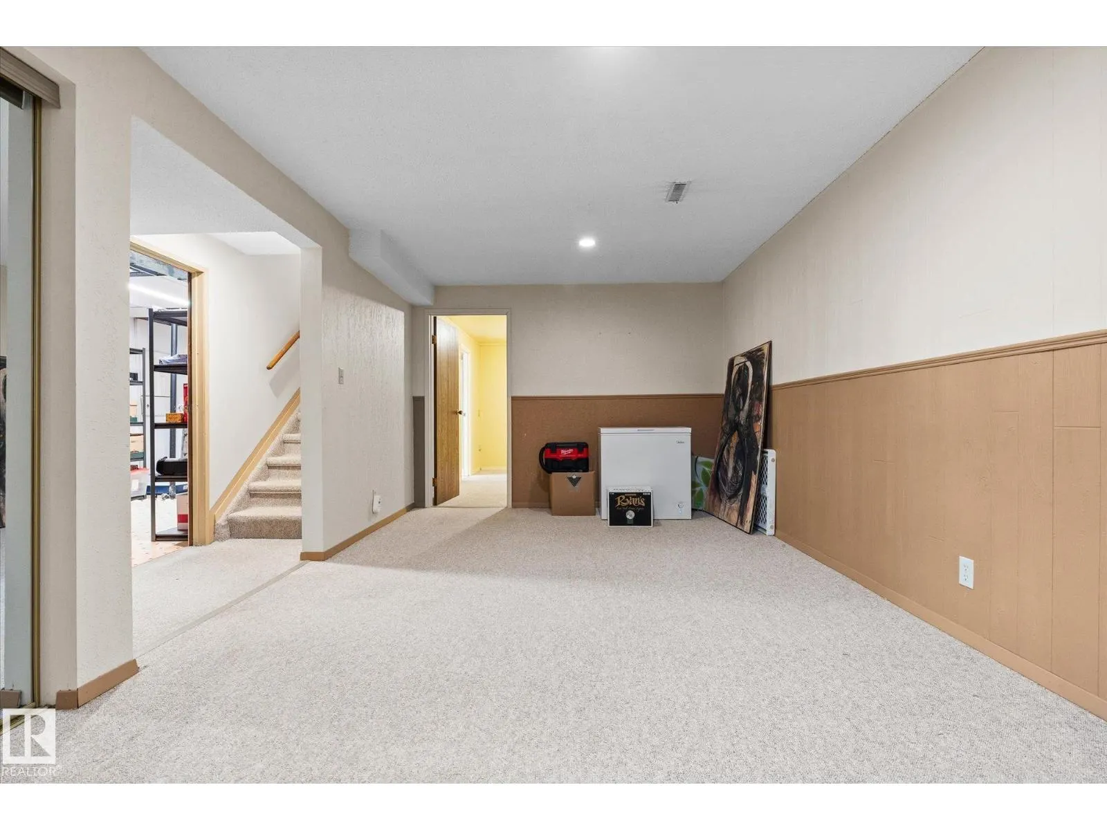 4911 46 St