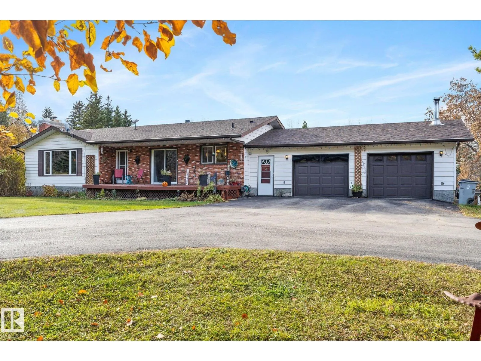 4911 46 St