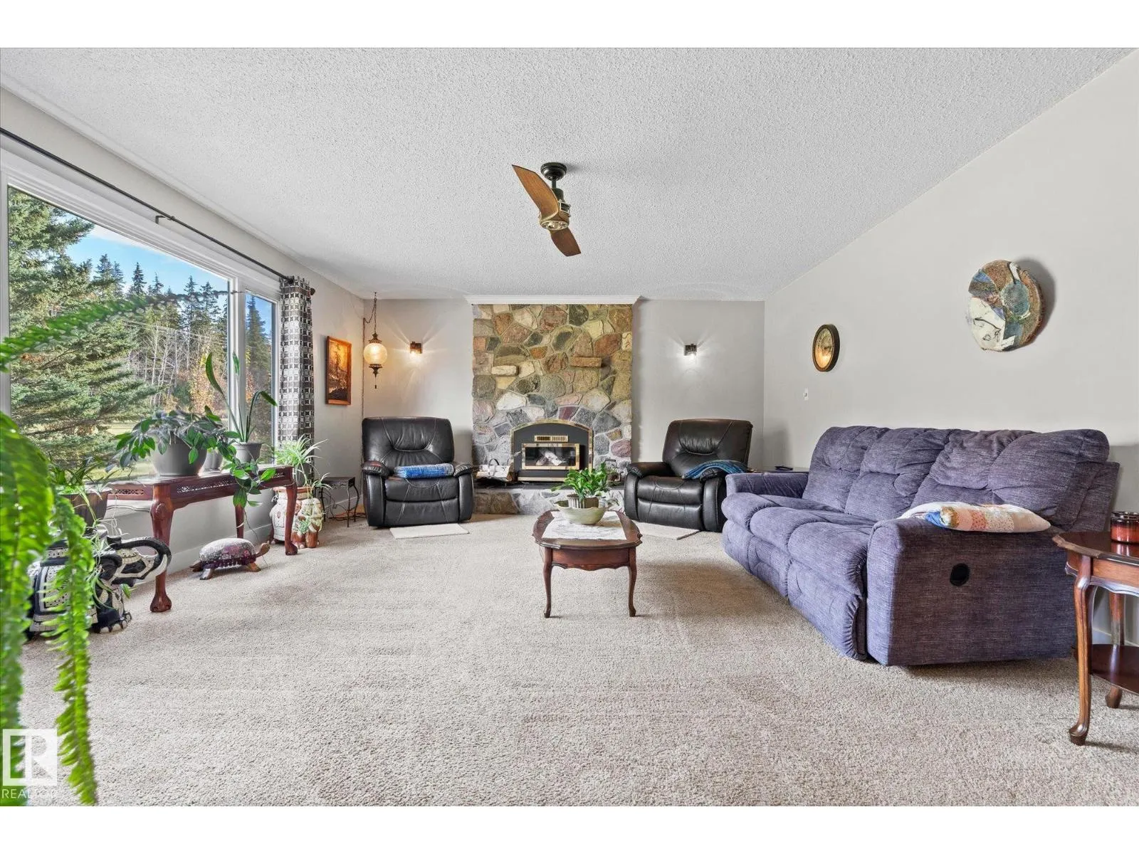 4911 46 St