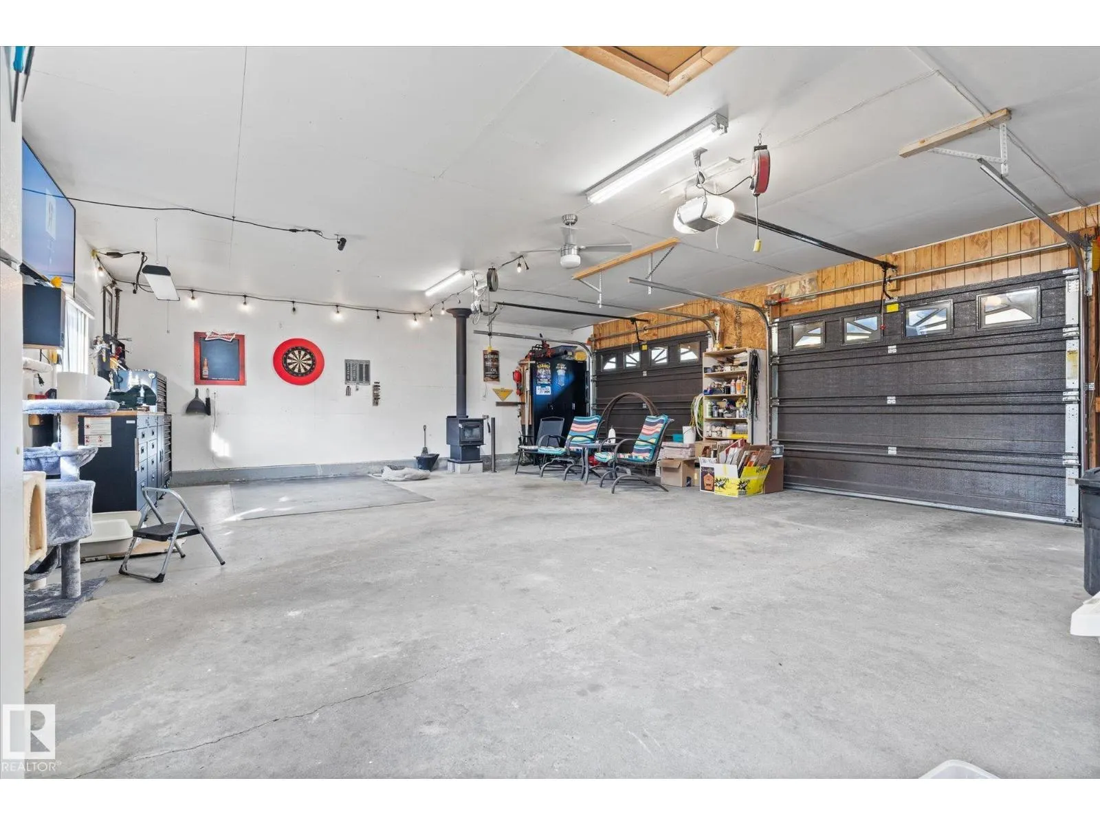 4911 46 St
