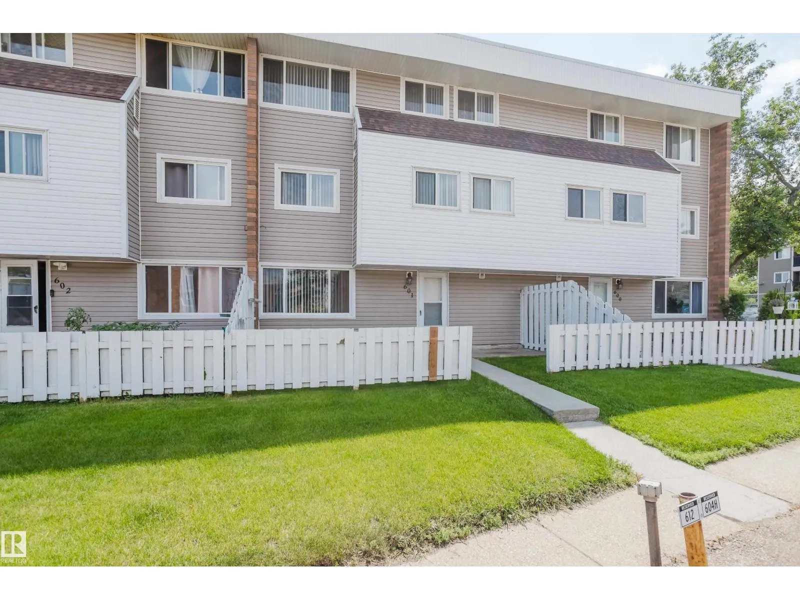 2908 116A AV NW