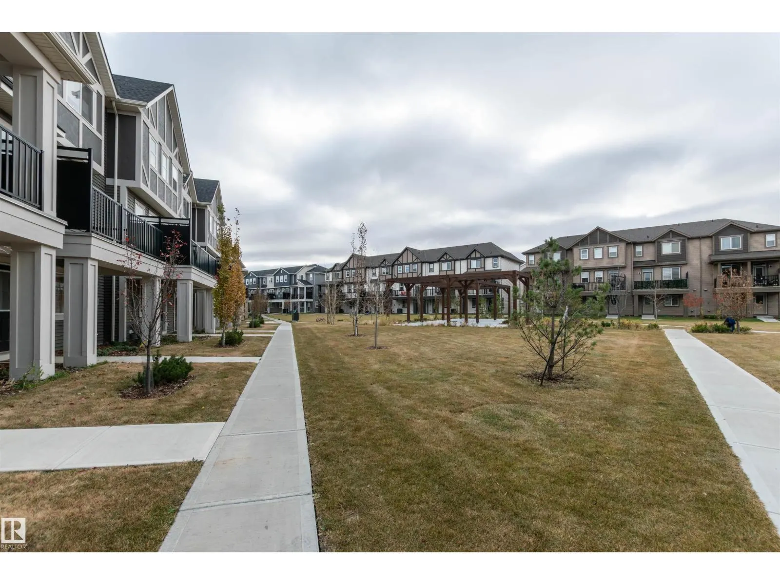 #105 2072 WONNACOTT WY SW