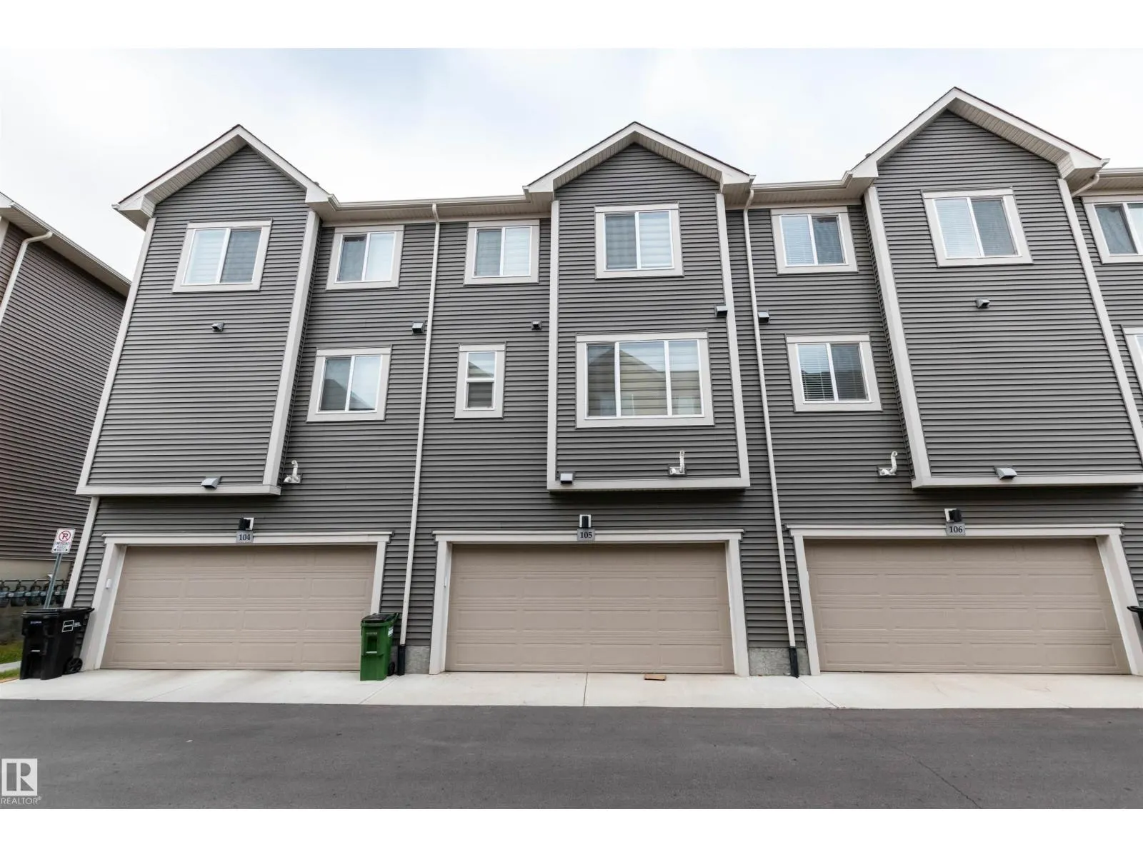 #105 2072 WONNACOTT WY SW