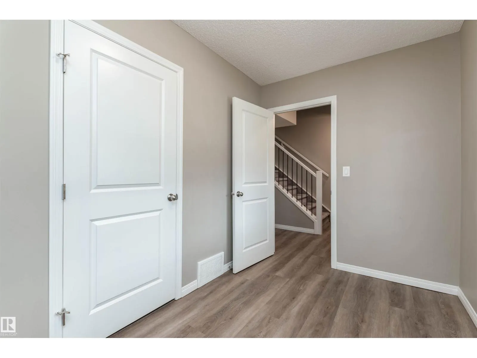 #105 2072 WONNACOTT WY SW