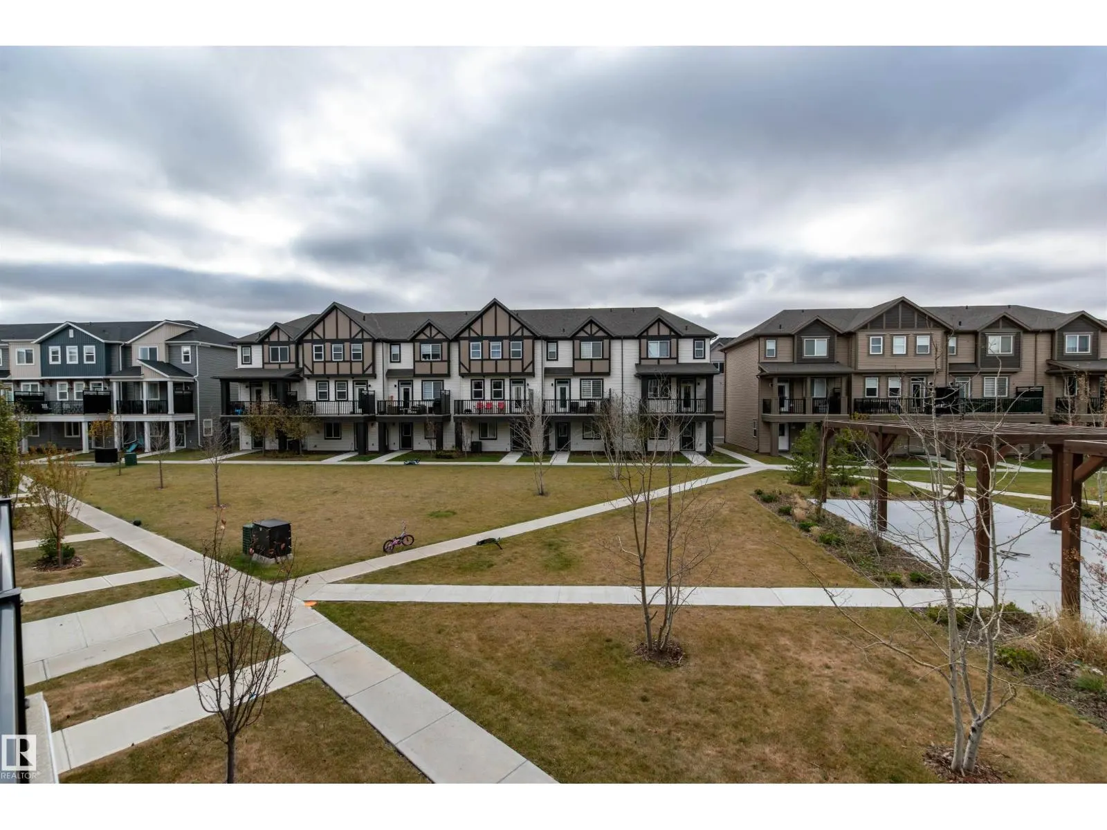 #105 2072 WONNACOTT WY SW