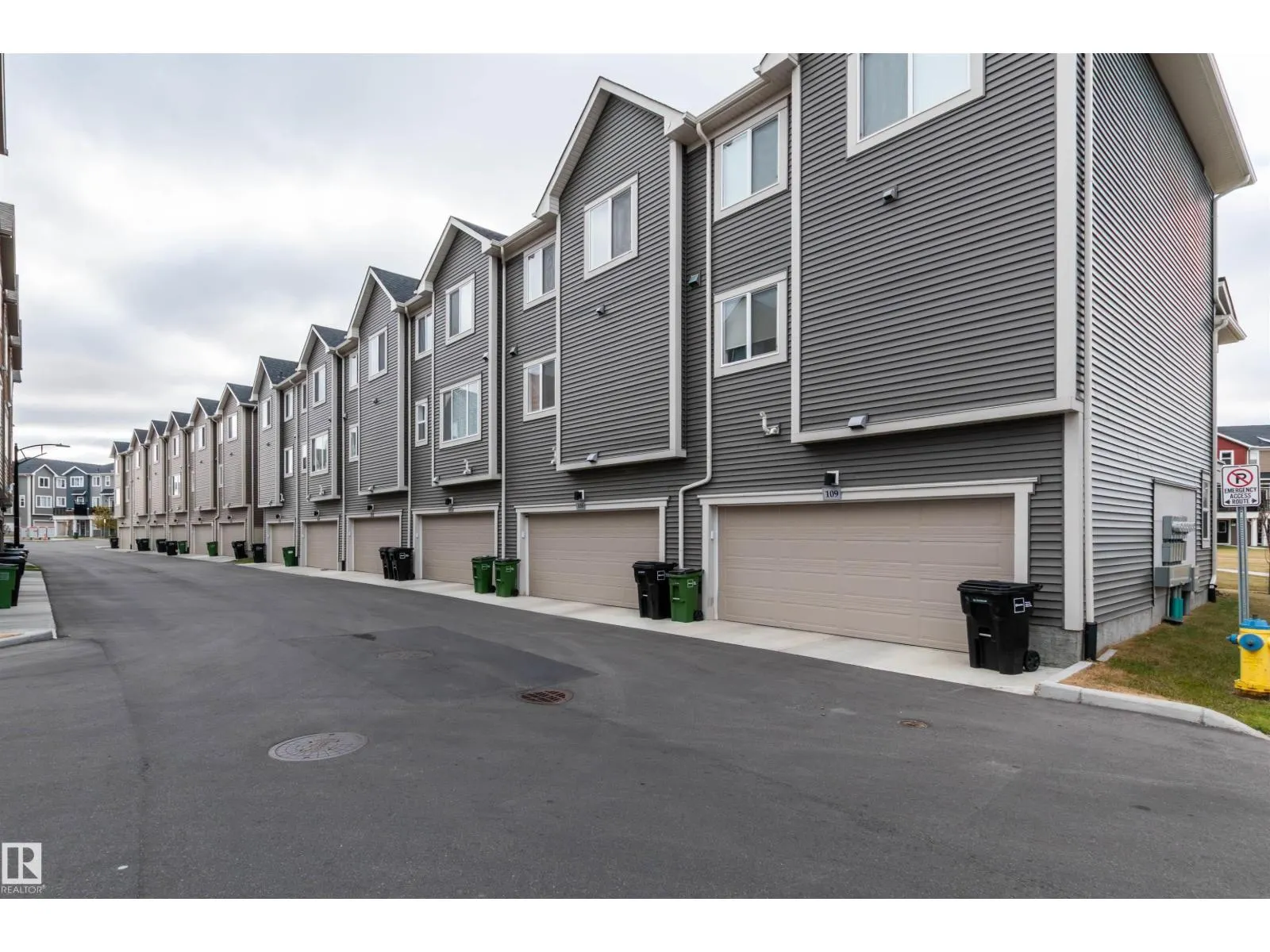 #105 2072 WONNACOTT WY SW