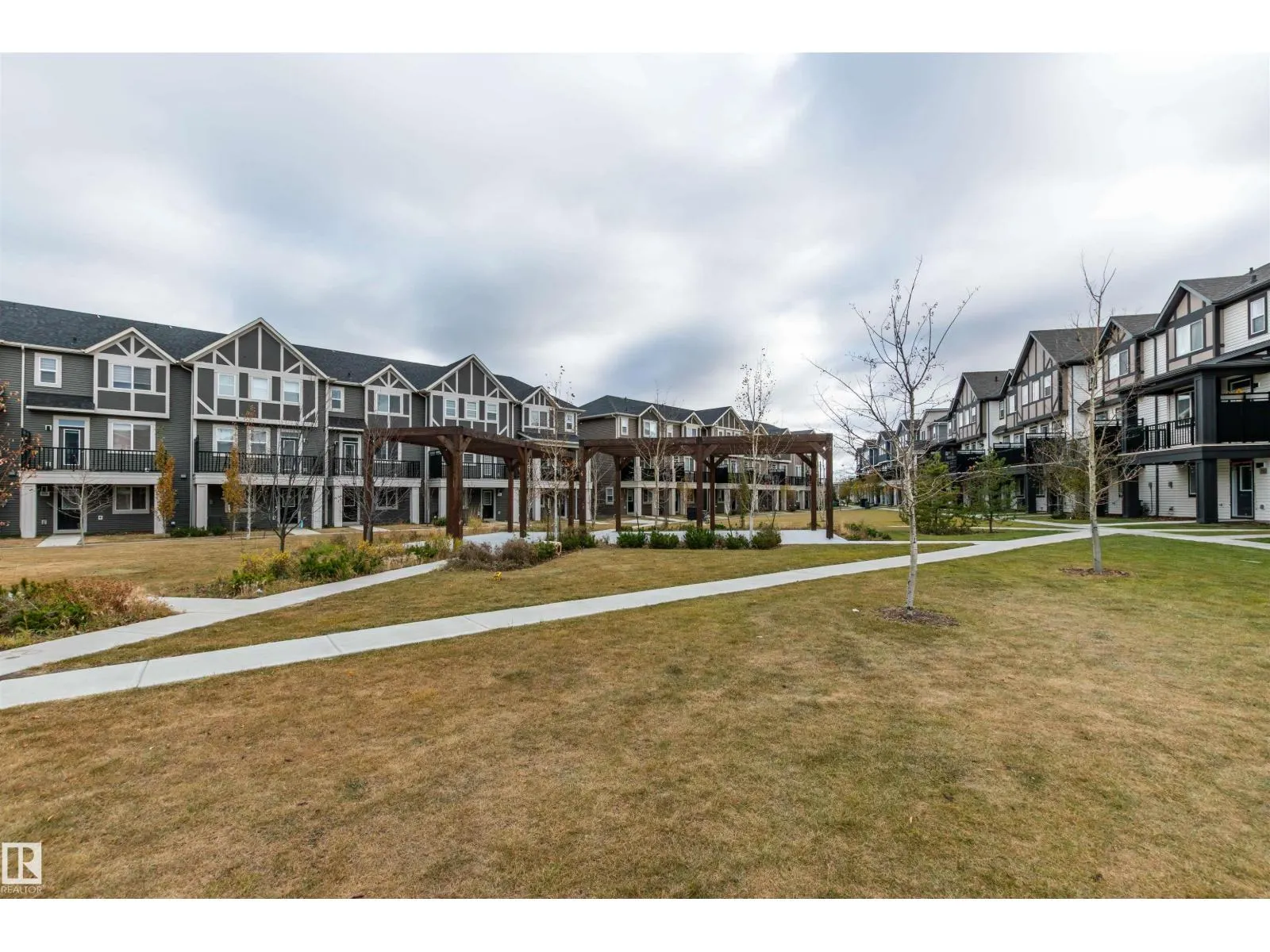 #105 2072 WONNACOTT WY SW