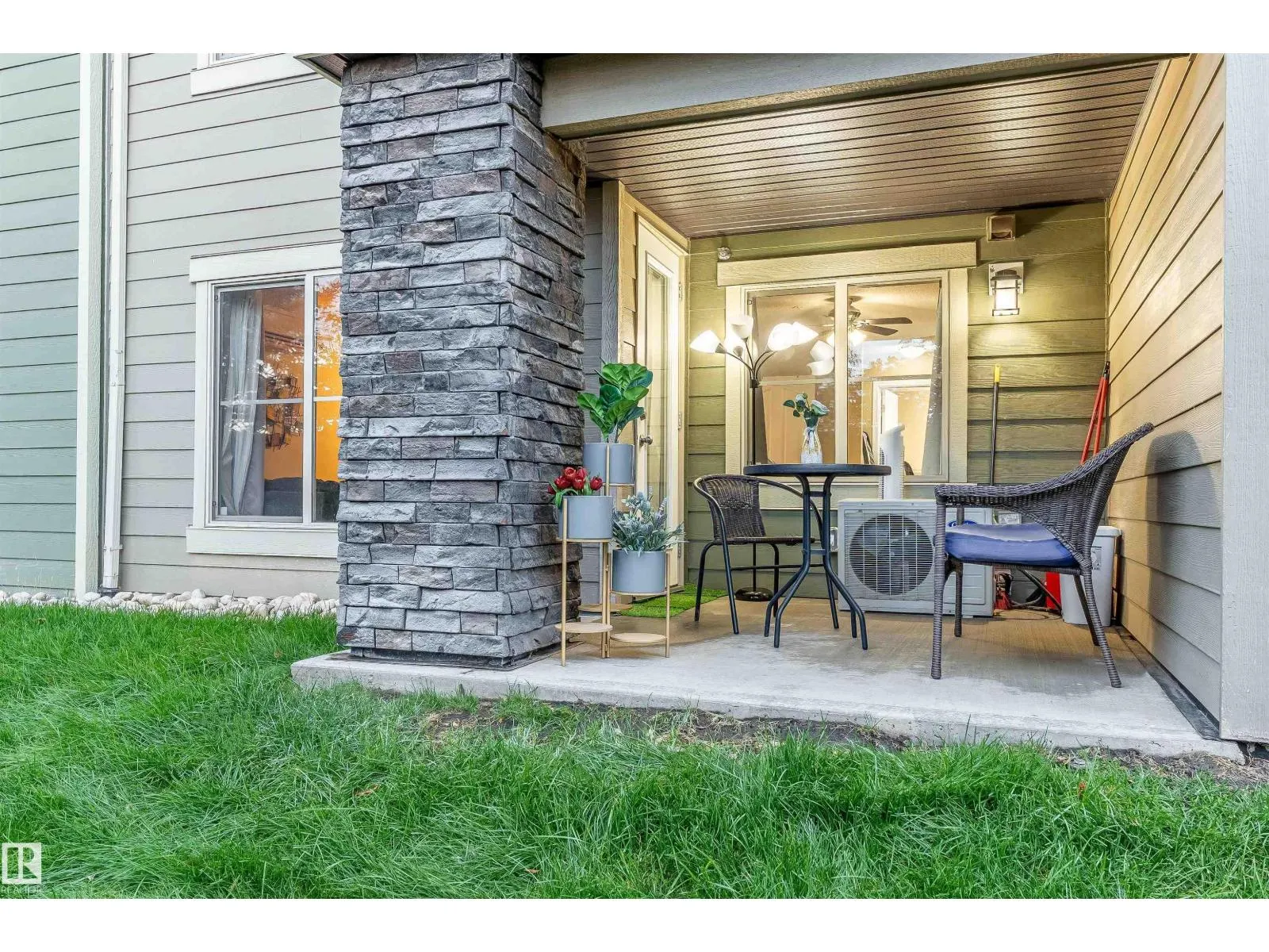 #121 274 MCCONACHIE DR NW